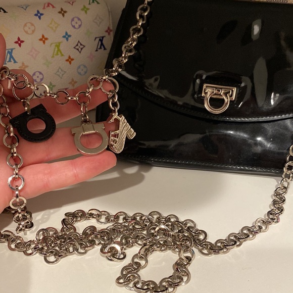 COPY - Authentic vintage Ferragamo evening bag, black patent shoulder or cross … - Picture 2 of 10